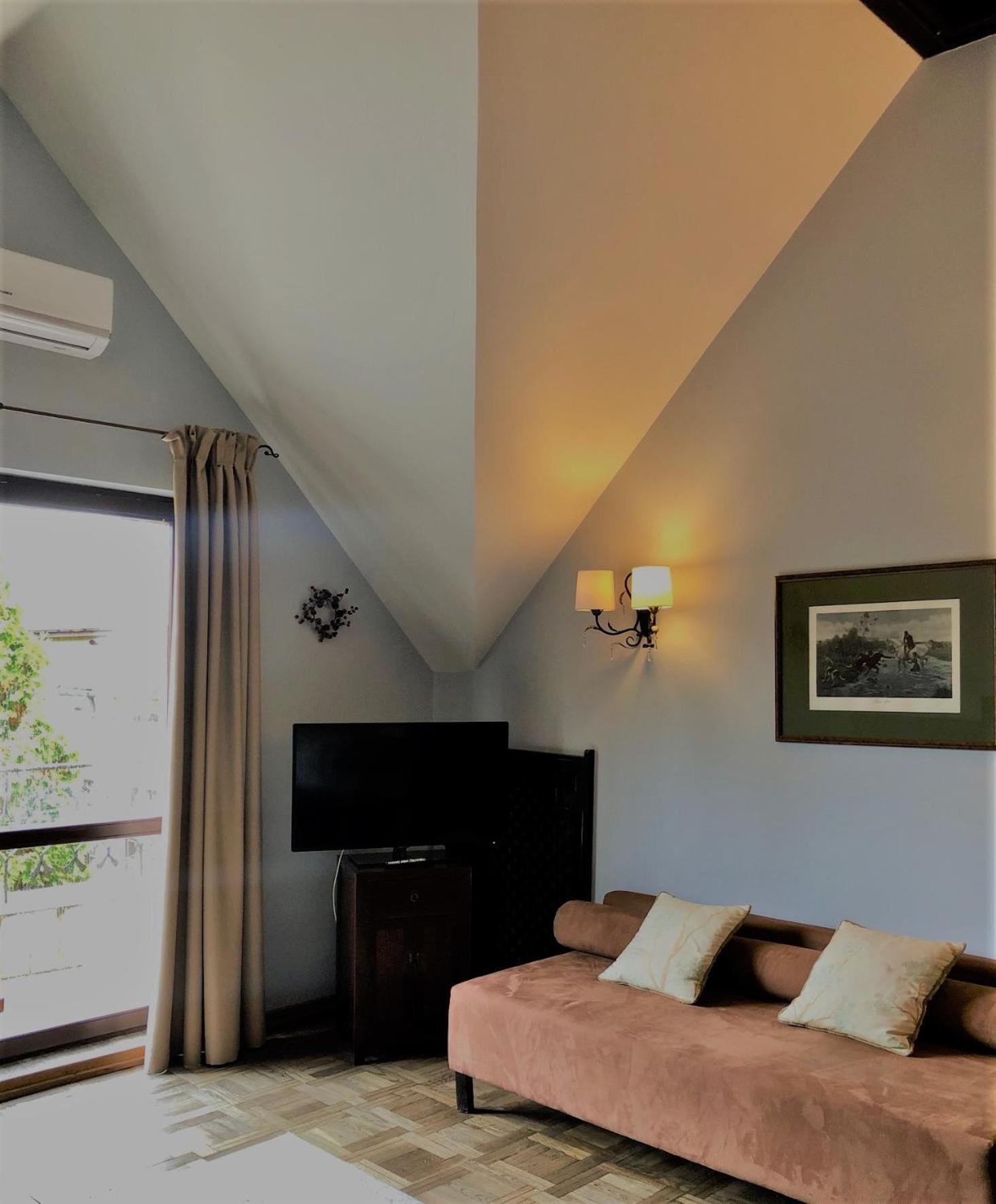 Bronisze Villa Riccona מראה חיצוני תמונה